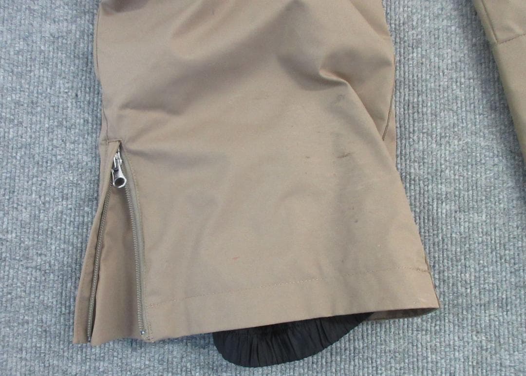 DESCENTE　S.I.O　Lサイズ　ジャケット(非売品）・パンツセット