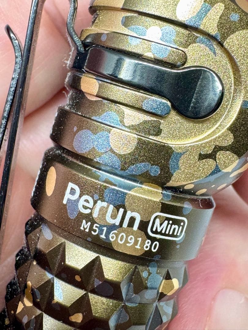 超希少品！オーライトOlight Perun Mini KIT カモフラージュ