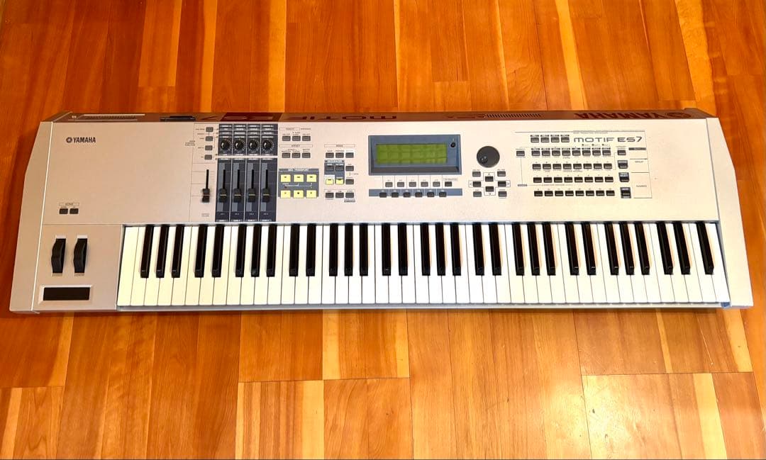 YAMAHA シンセサイザー MOTIF ES7 日本製 ハードケース付