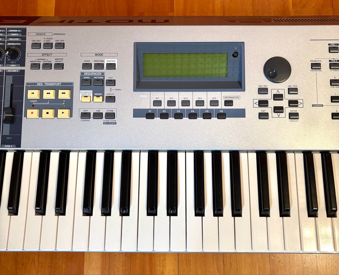 YAMAHA シンセサイザー MOTIF ES7 日本製 ハードケース付