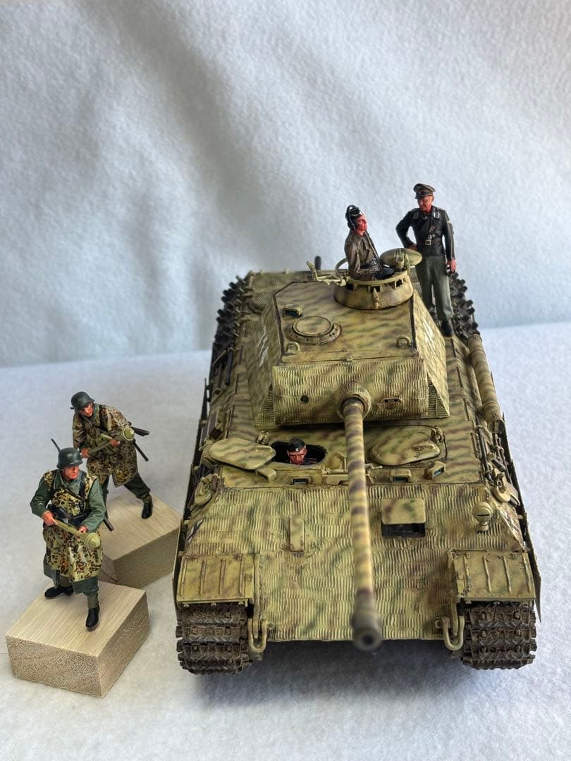 １／３５ドイツ軍パンサー戦車プラモデル完成品