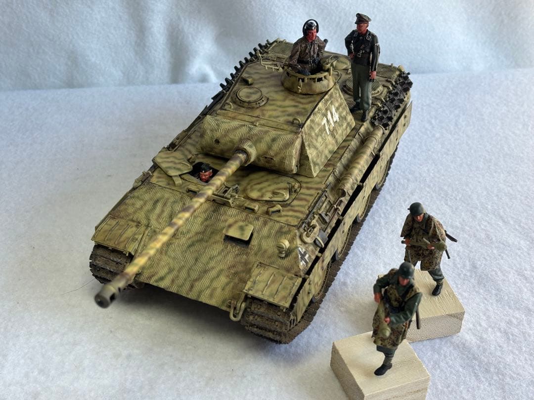 １／３５ドイツ軍パンサー戦車プラモデル完成品