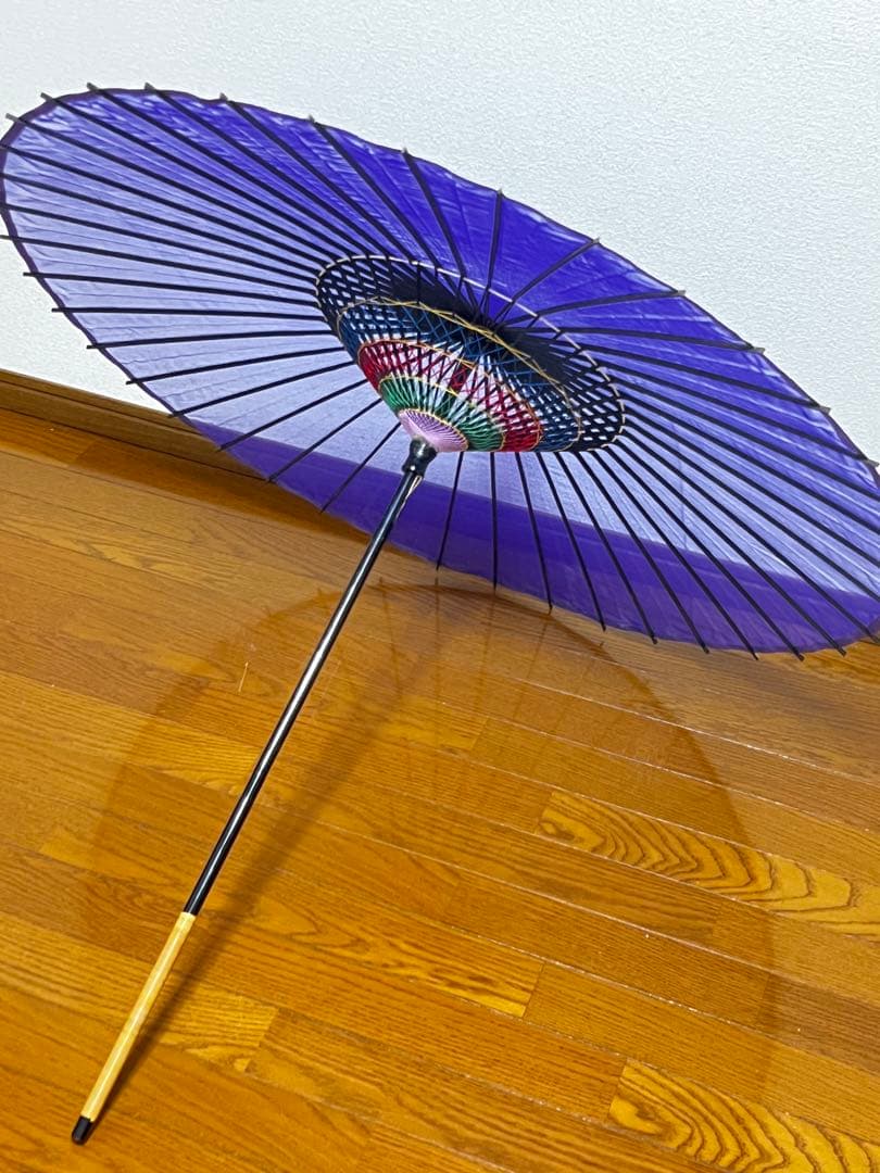 紫色の舞踊傘 手作り装飾付き