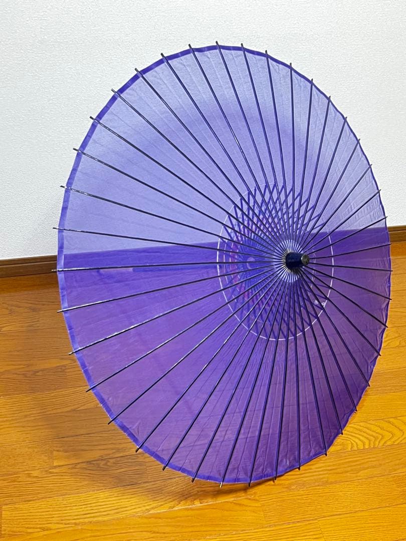 紫色の舞踊傘 手作り装飾付き