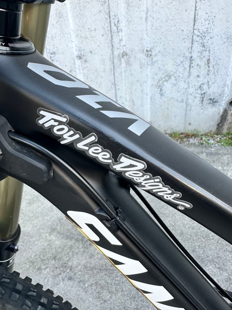 Santa Cruz V10 6 ダウンヒルバイク カーボン SIZE: M