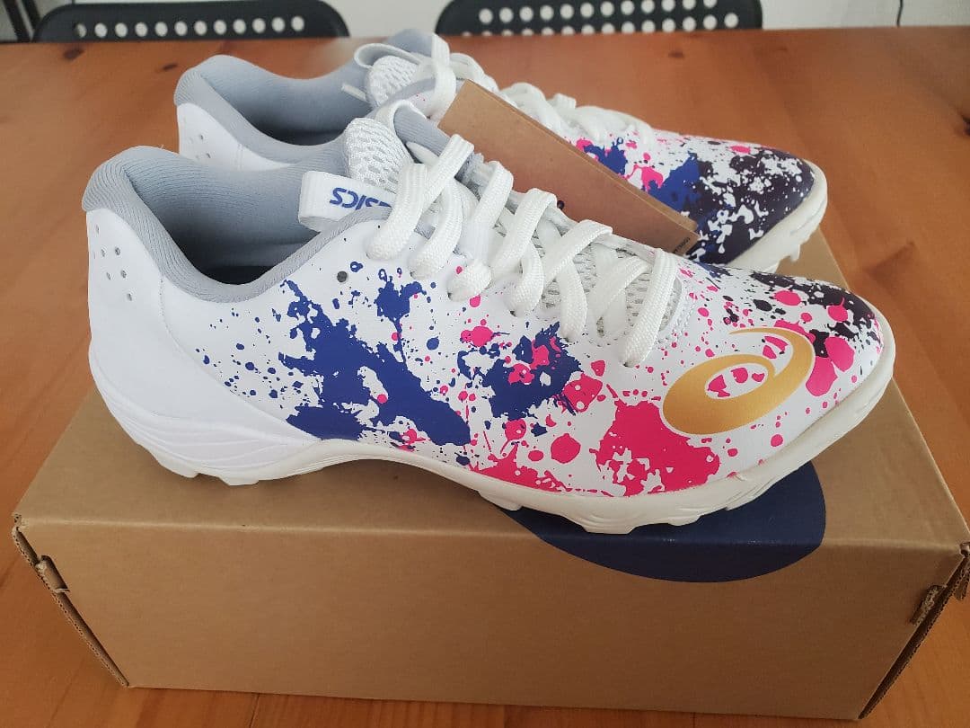 新品未使用　asics アシックス トッキ8 TF サッカー フットサルシューズ