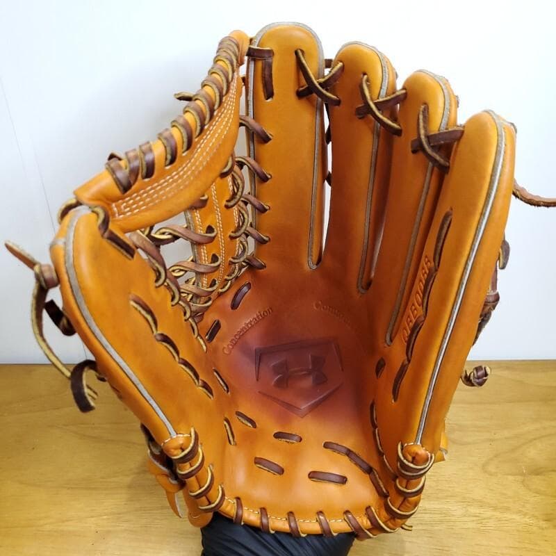 アンダーアーマー 糸井嘉男モデル 美品 外野用 硬式グローブ