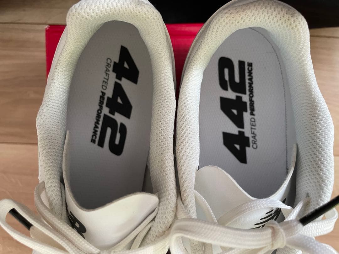 友理奈　new balance 442 V2 team HG