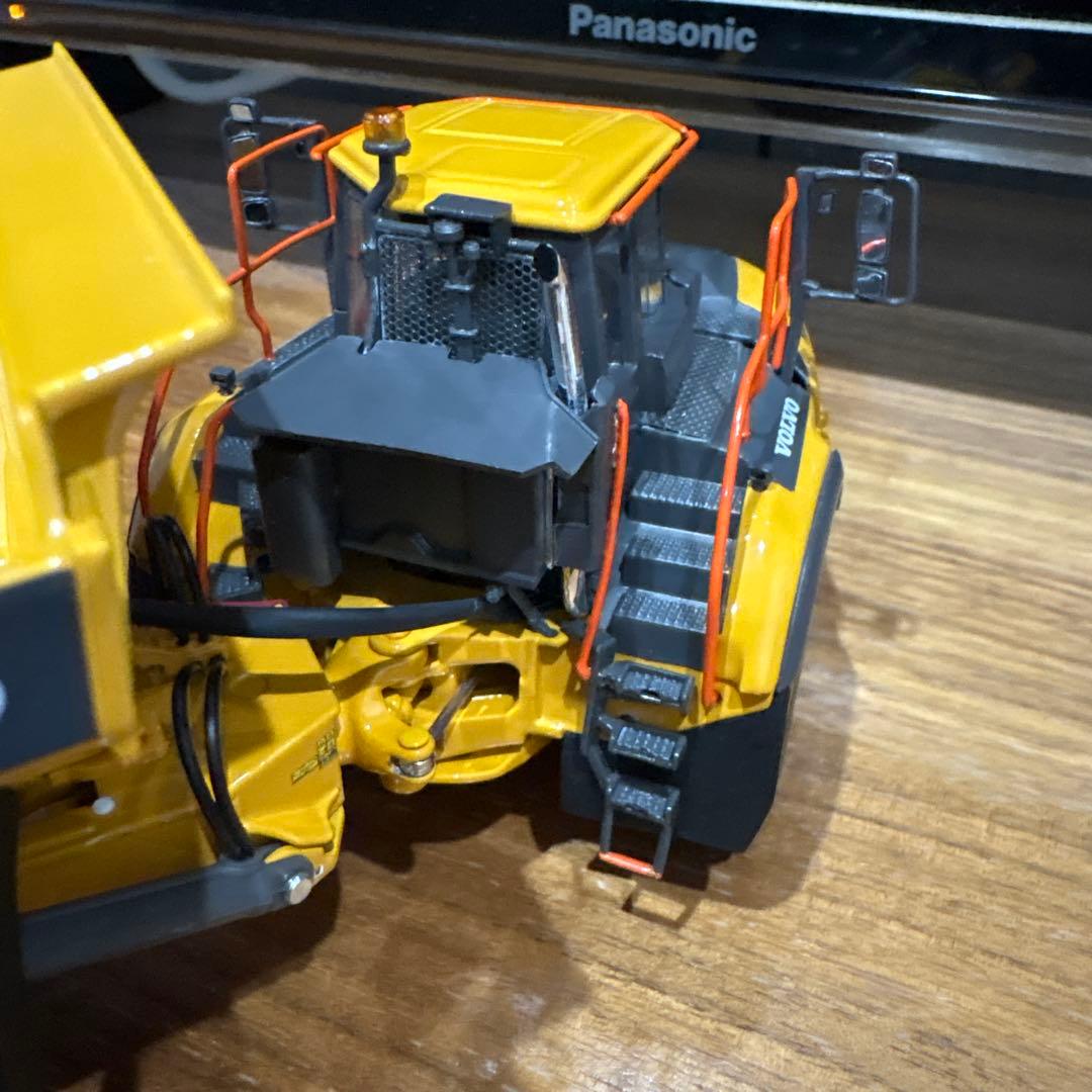 WSI 1/50 VOLVO A60H アーティキュレイテッドダンプ