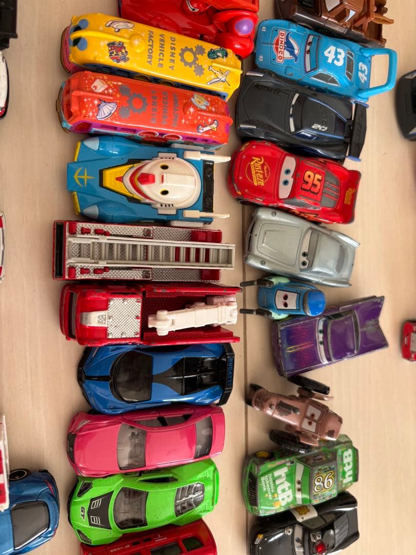 トミカ　カーズトミカ　40台