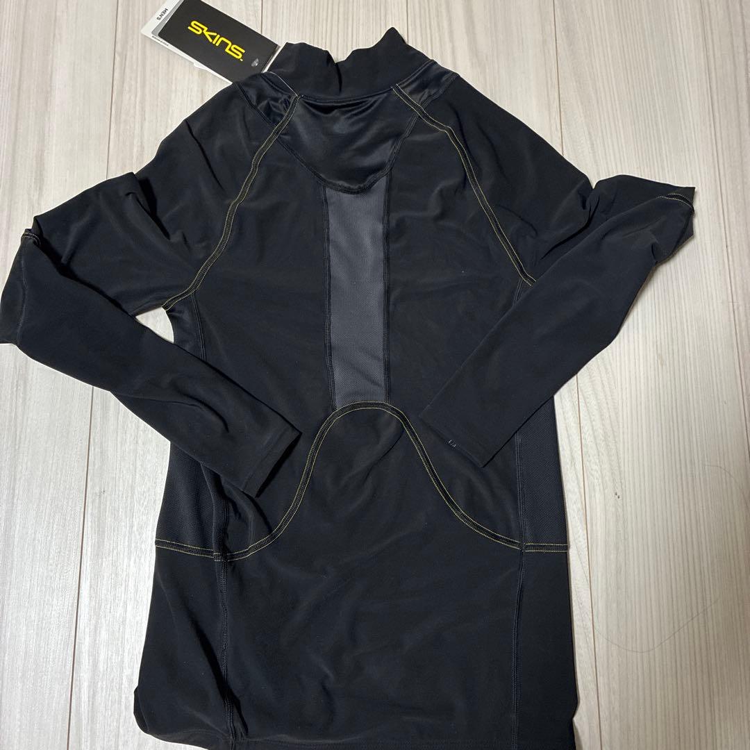 SKINS 新品未使用　Mサイズ 3シリーズ　thermal LS top