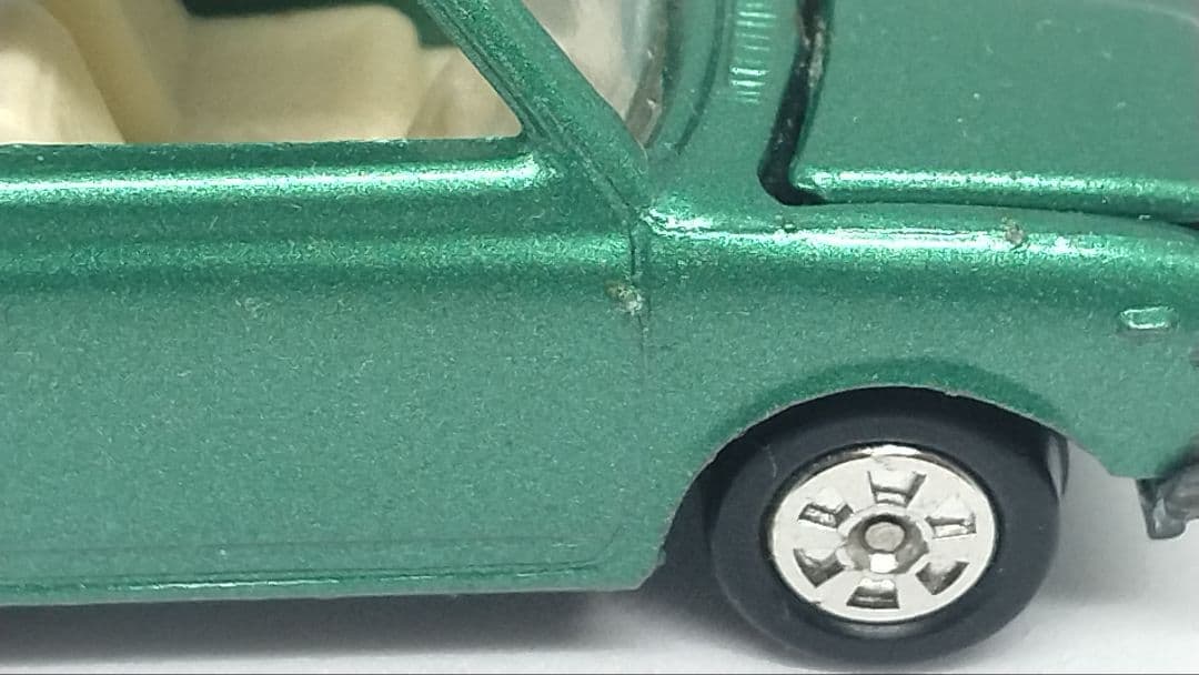 【最終】トミカ 9 スバル R2 緑 白シート 緑色指定 黒箱 日本製 希少