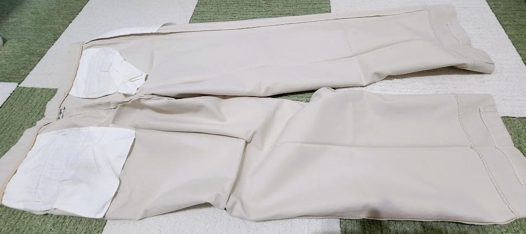 ❖ライトベージュ パンツ❖LACOSTE　股下68　春夏用