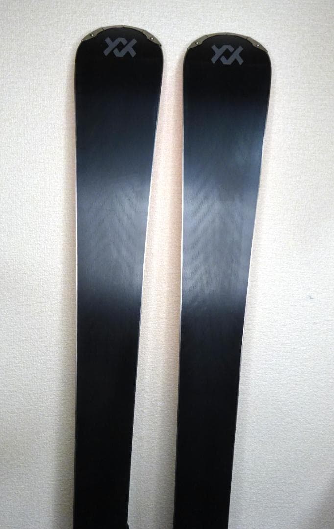 未使用VOLKL RACETIGER SRC カービング指導員 一段階上のレベル