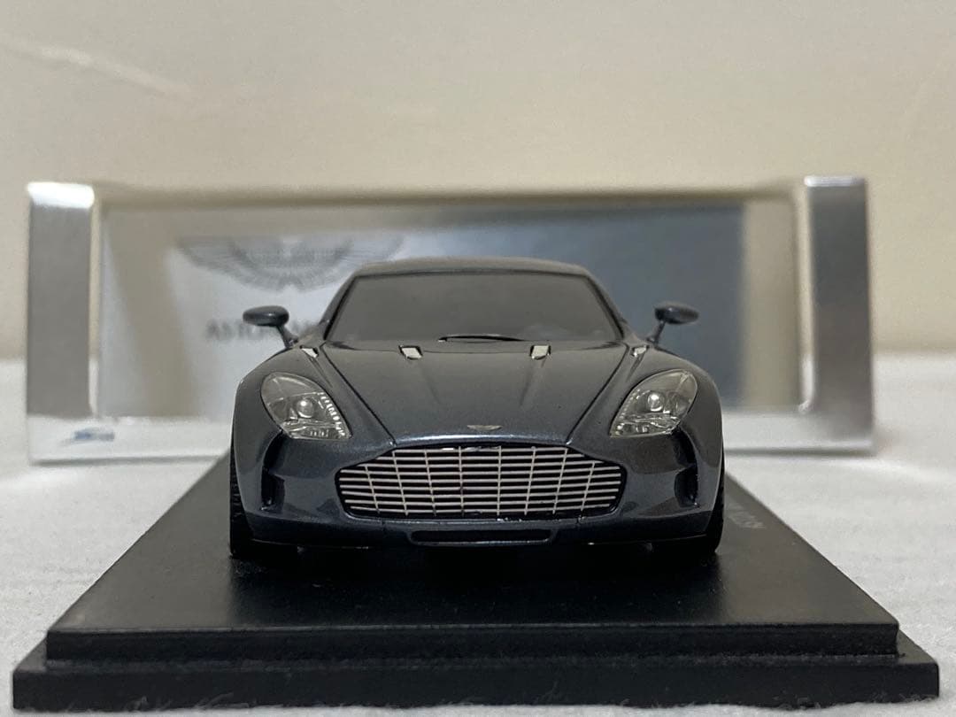アストンマーティン one-77 スパーク製 1/43スケール