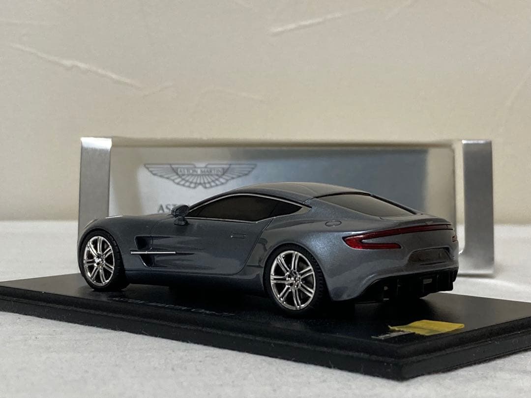 アストンマーティン one-77 スパーク製 1/43スケール