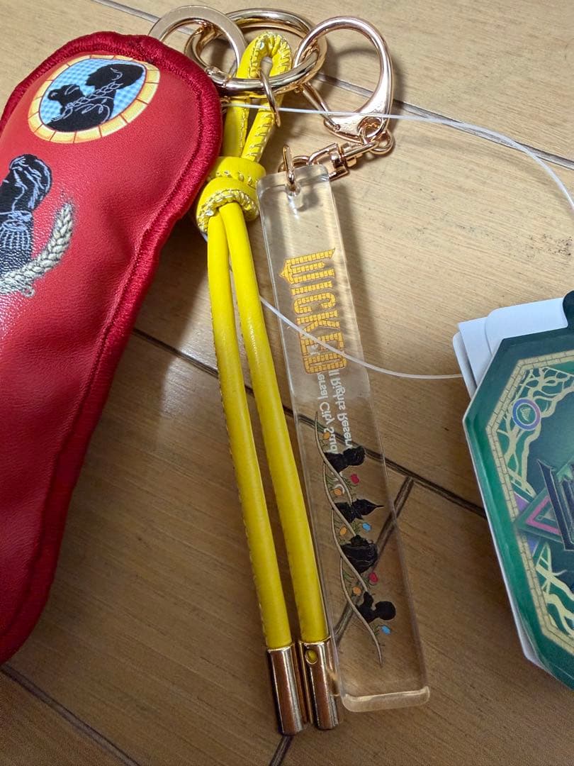 WICKED キーホルダー 赤