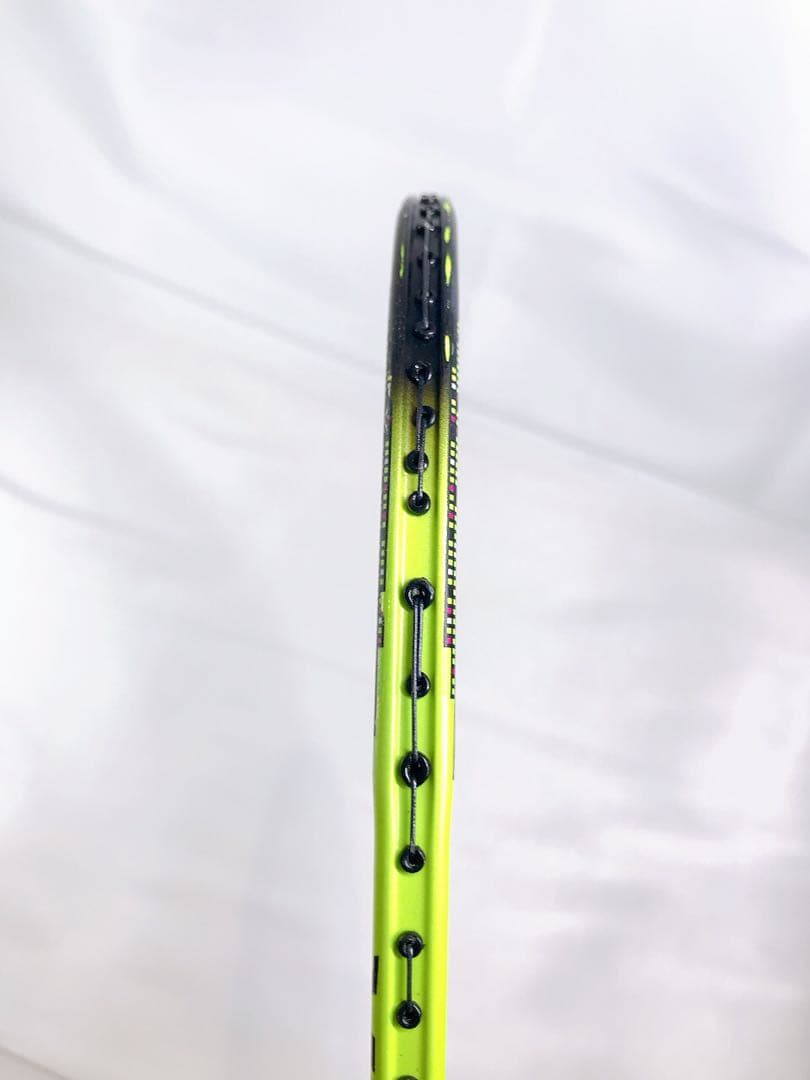 【美品】YONEX VOLTRIC30 ボルトリック30 5UG5 イエロー