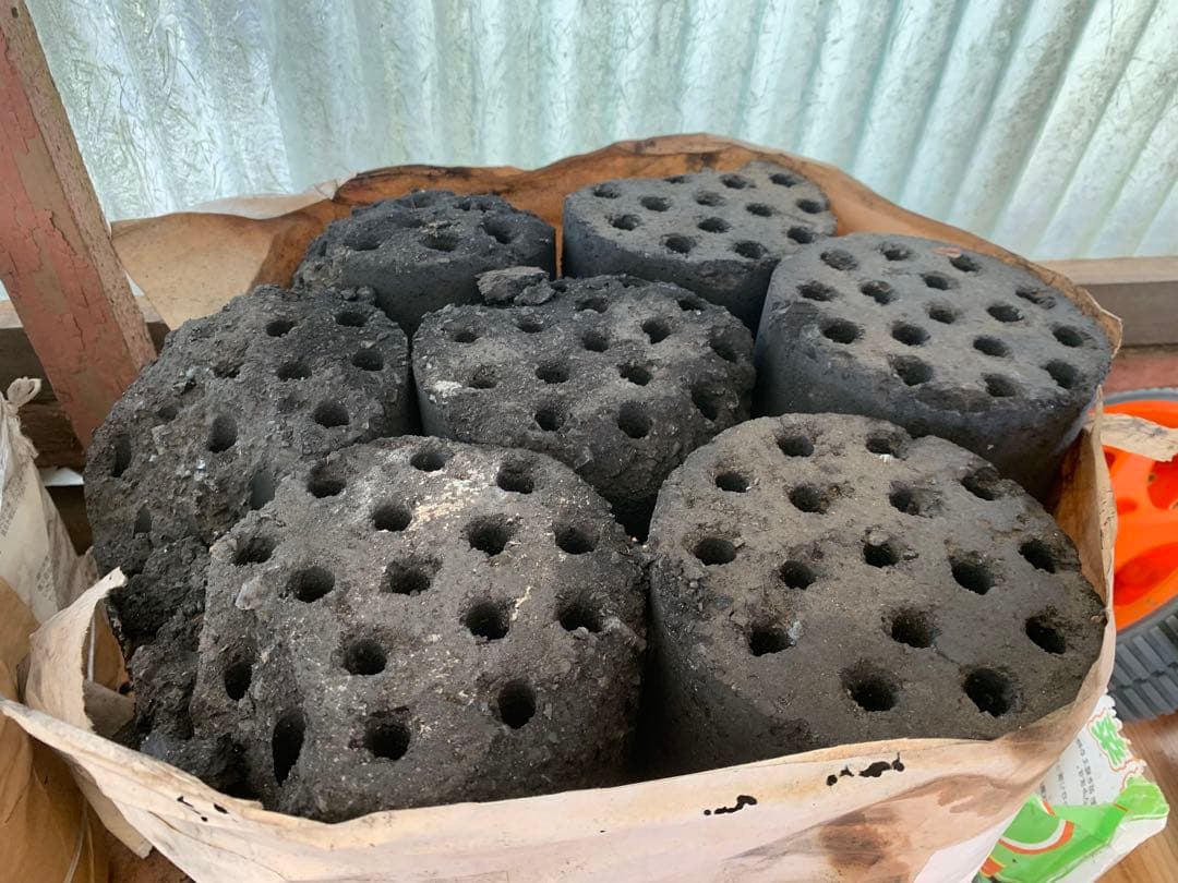 練炭【れんたん】バーベキュー用黒色炭塊 8個入り