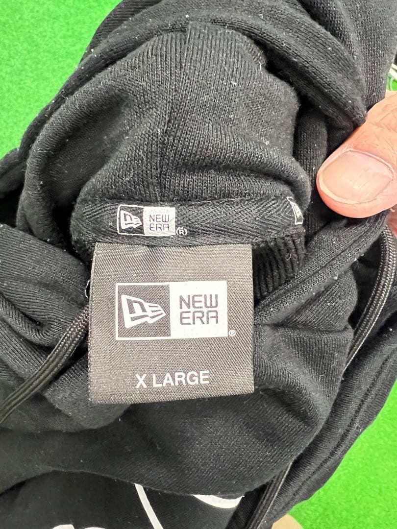 阪神タイガース、選手用パーカー！ New Era タイガースマーク刺繍入り！