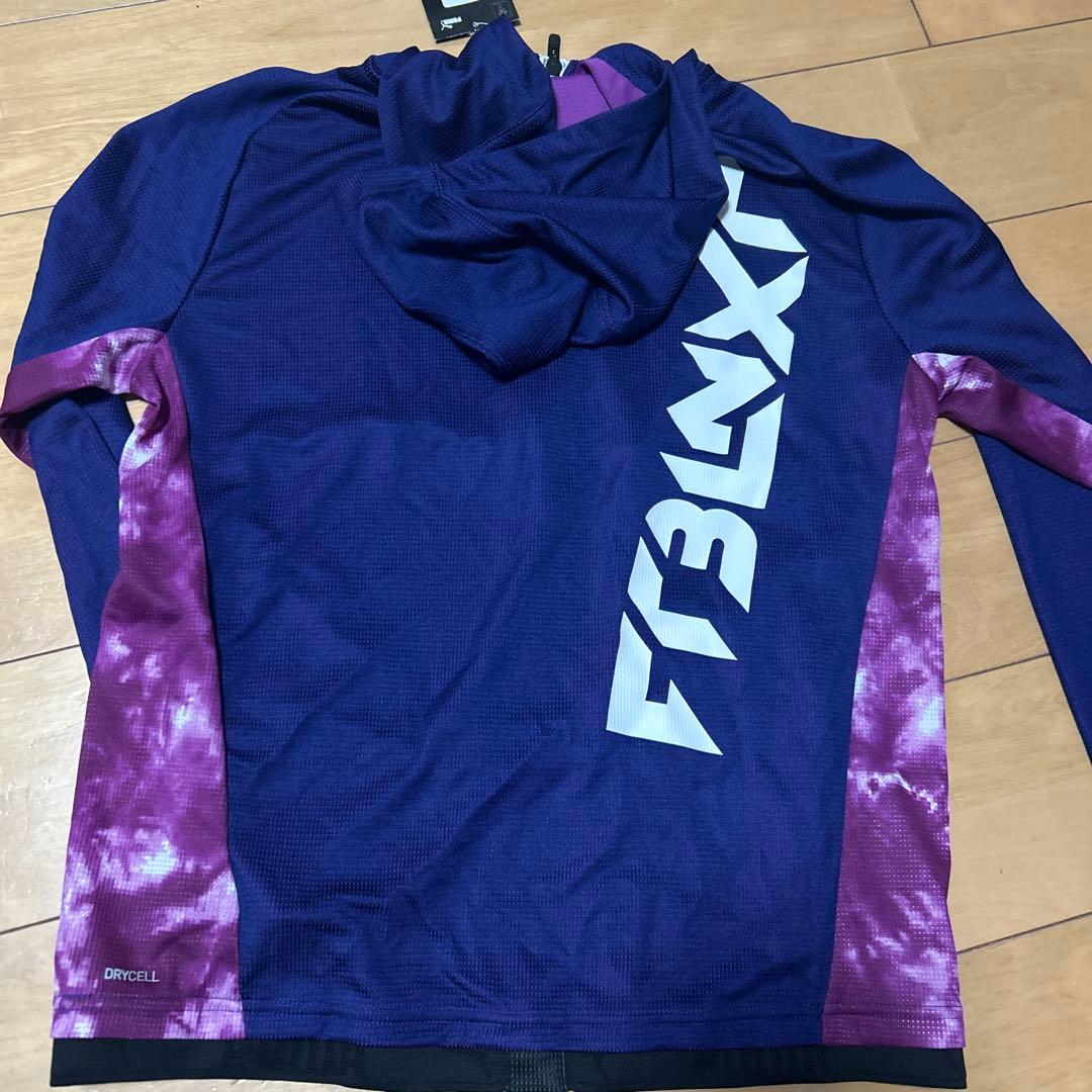 【新品】Puma DRYCELL フード付きウェア L 紫