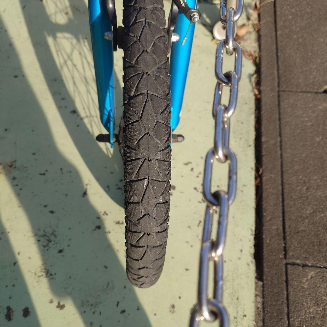 青いBMX自転車 小径タイヤ Uブレーキ