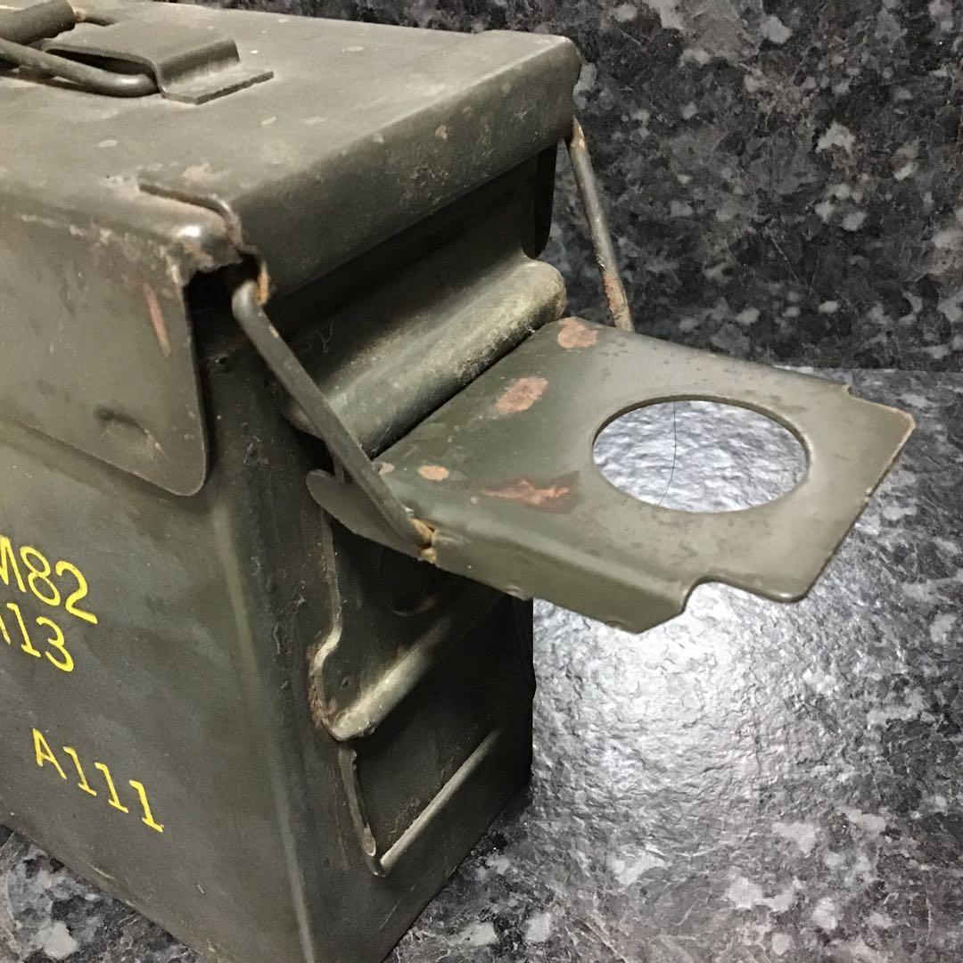 銃弾ケース　サバゲー小物入れ　ビンテージのスチールボックス