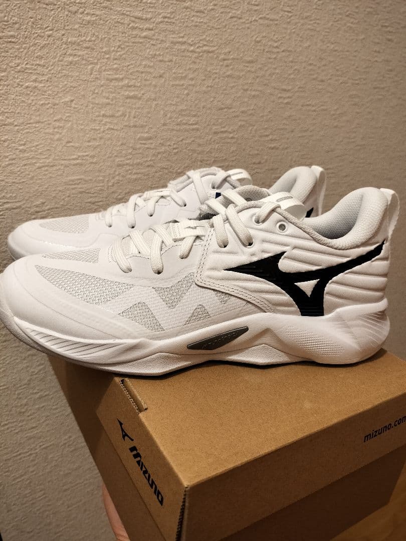 【新品タグ付き】MIZUNO バレーボールシューズ 24.0cm