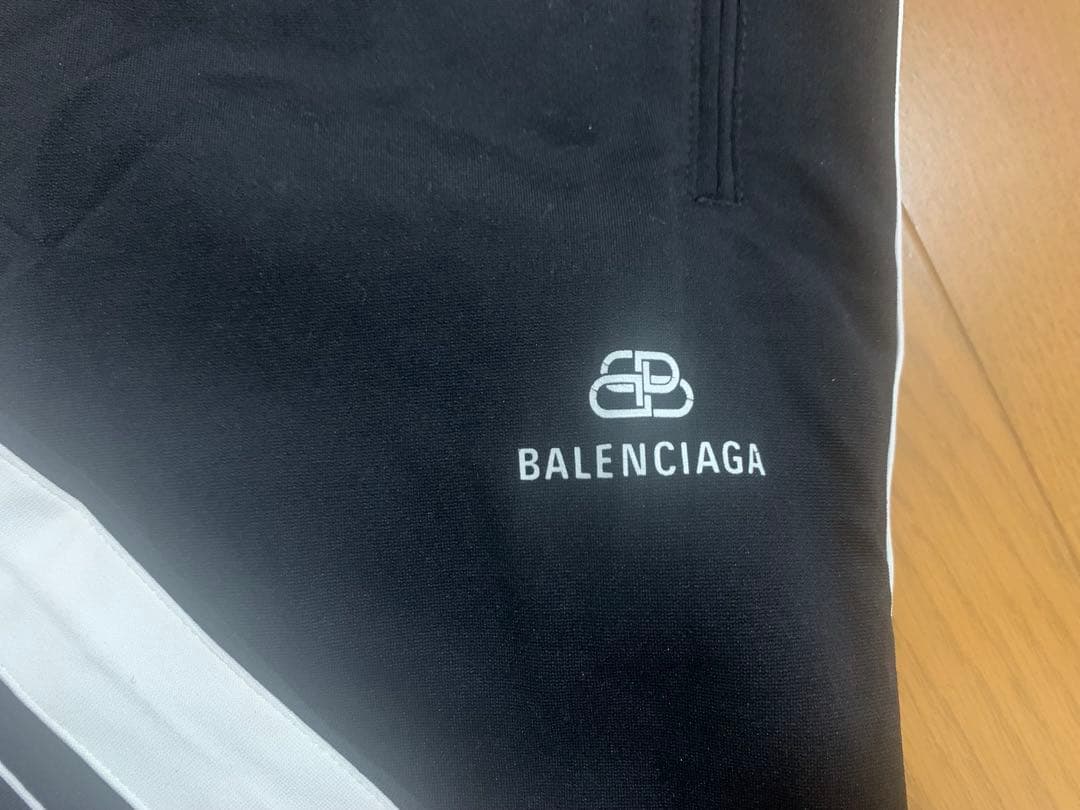 BALENCIAGA バレンシアガ トラックパンツ サイドライン ロゴ 刺繍
