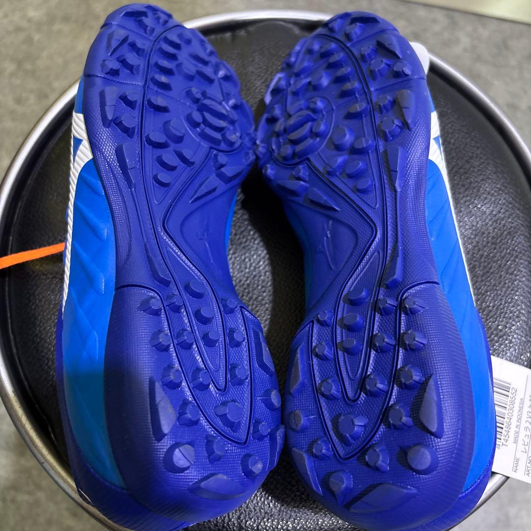 ミズノジュニアフットサルシューズ新品２３㎝