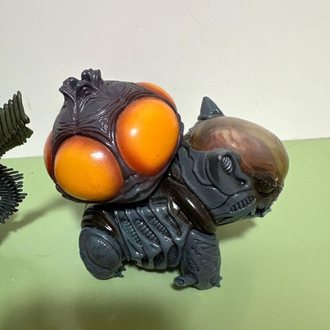 異形のピカチュウ フシギダネ エイリアン コラボ　フィギュア