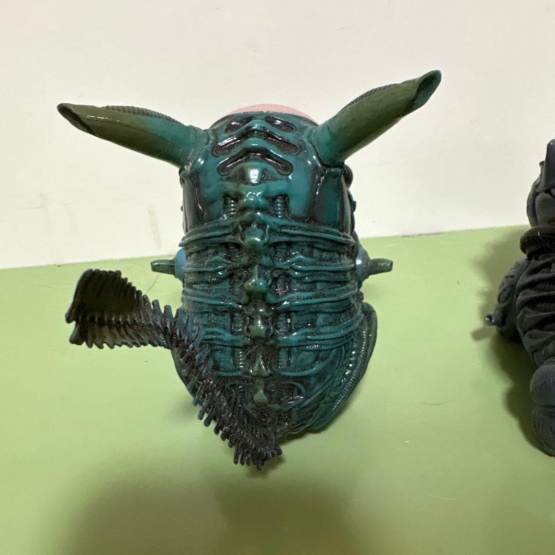 異形のピカチュウ フシギダネ エイリアン コラボ　フィギュア