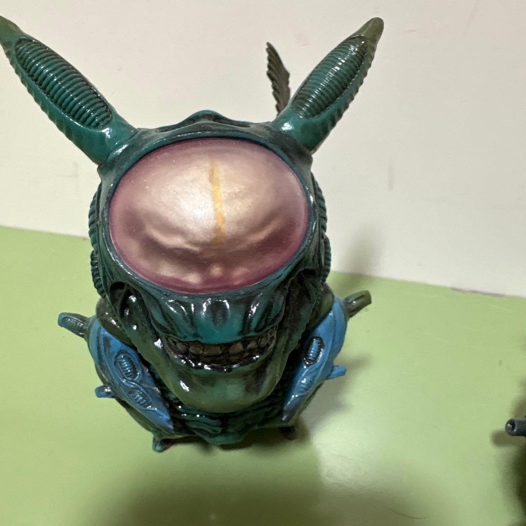 異形のピカチュウ フシギダネ エイリアン コラボ　フィギュア