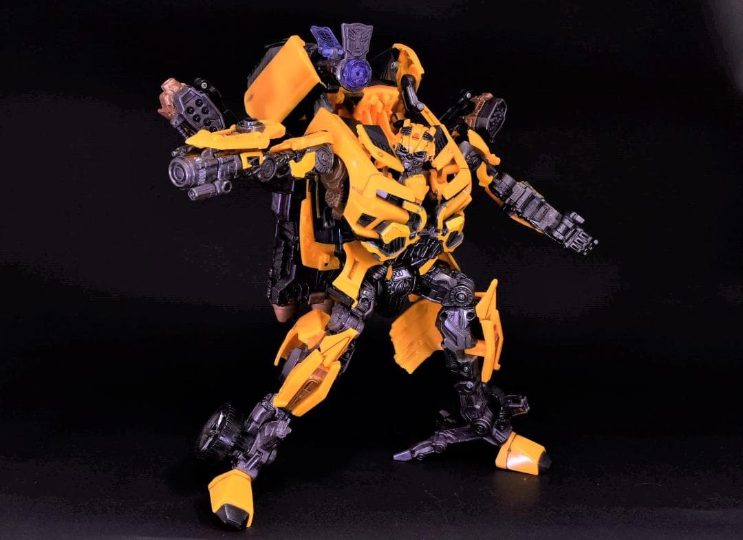 塗装品トランスフォーマーDA-01　パワーアームドバンブルビー
