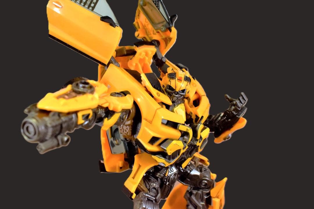 塗装品トランスフォーマーDA-01　パワーアームドバンブルビー