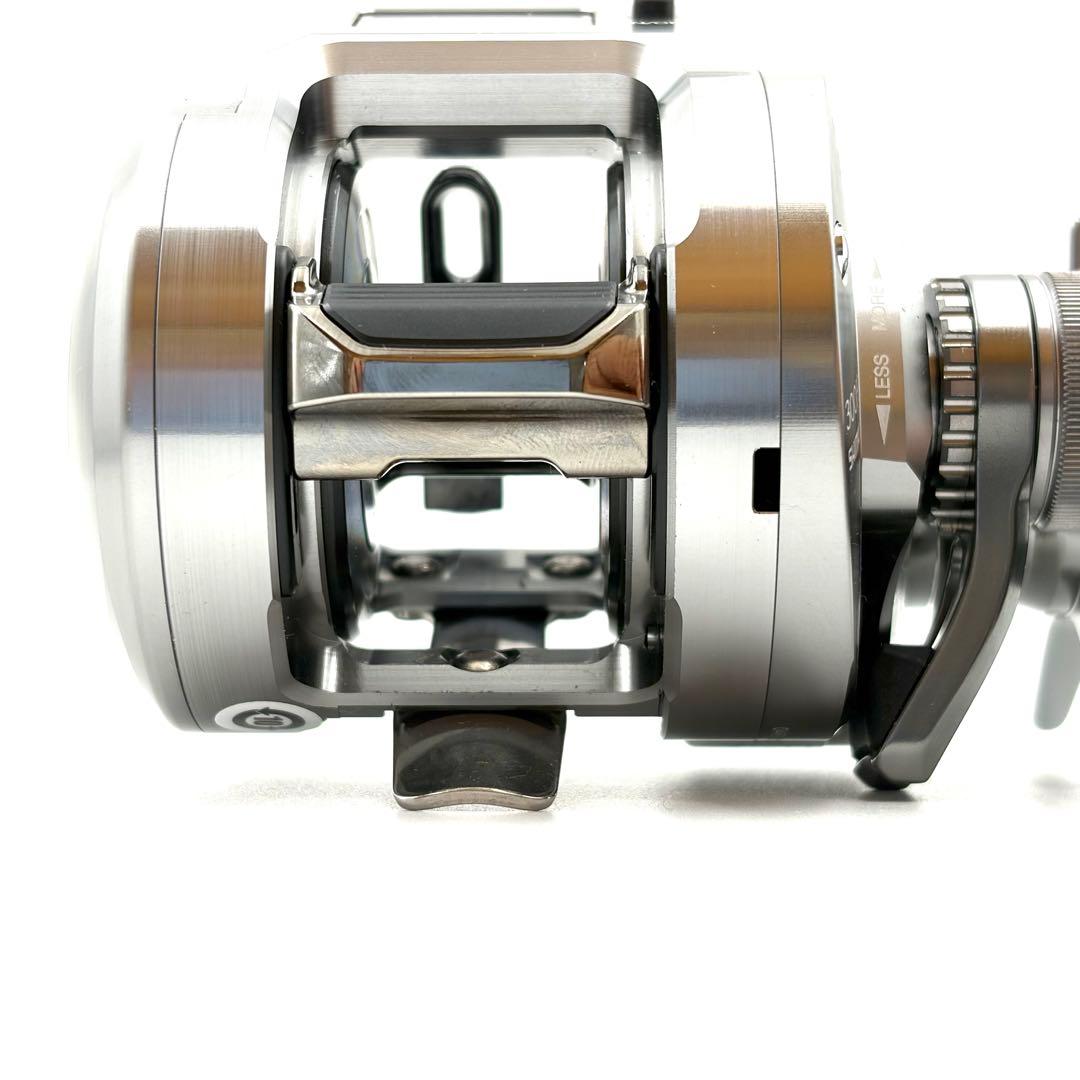 【新品未使用】シマノ 24 オシアコンクエストCT 300HG (右)