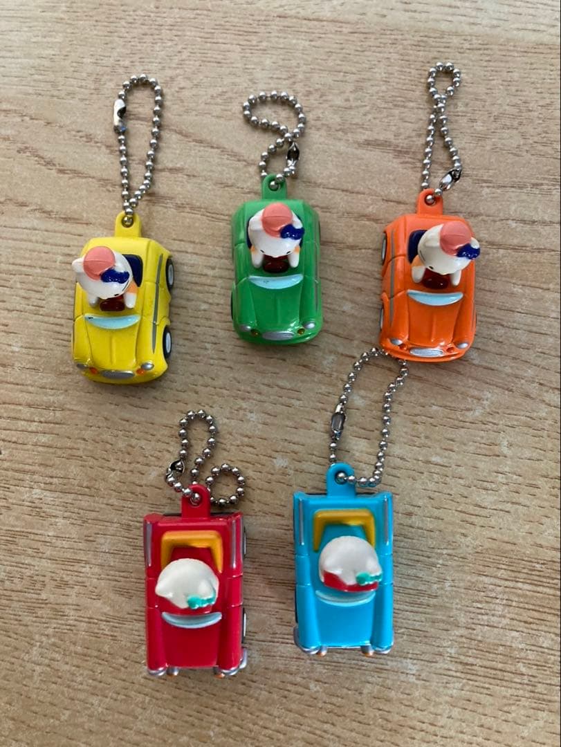 ハローキティキーホルダーミニカー