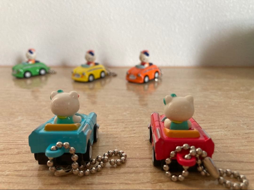 ハローキティキーホルダーミニカー