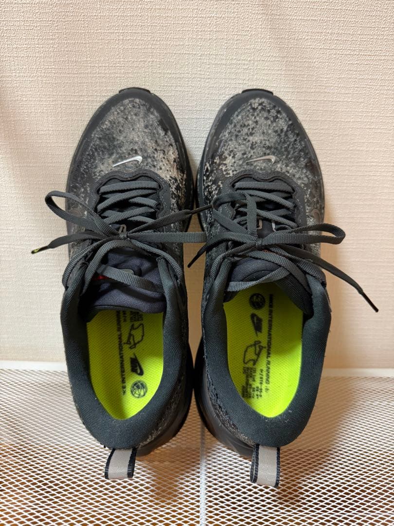 スパイク・シューズ NIKE ZOOM VOMERO PLUS 27cm