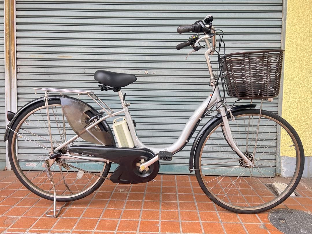 関西限定ヤマハ電動アシスト自転車タイヤ26インチ　バッテリー8.7Ah シルバー