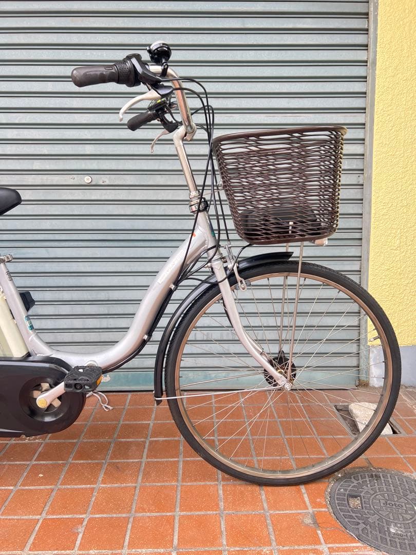 関西限定ヤマハ電動アシスト自転車タイヤ26インチ　バッテリー8.7Ah シルバー