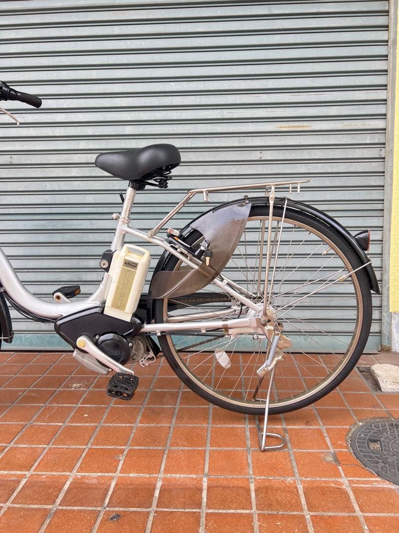 関西限定ヤマハ電動アシスト自転車タイヤ26インチ　バッテリー8.7Ah シルバー