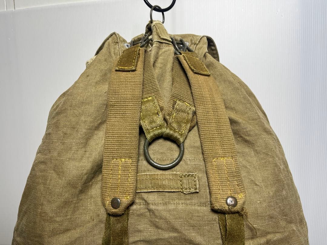ヴィンテージ ミリタリーリュック（チェコ放出品60s）ストラップ付き