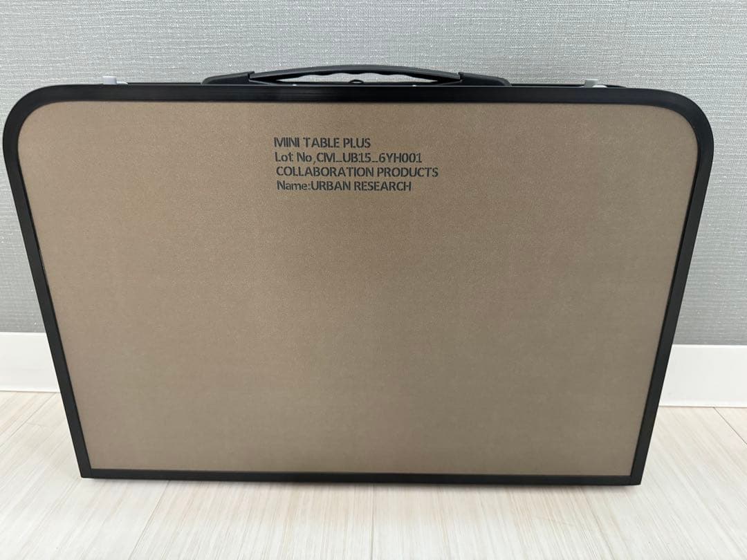 【美品】【終売品】COLEMAN 別注ミニテーブルプラス アーバンリサーチ