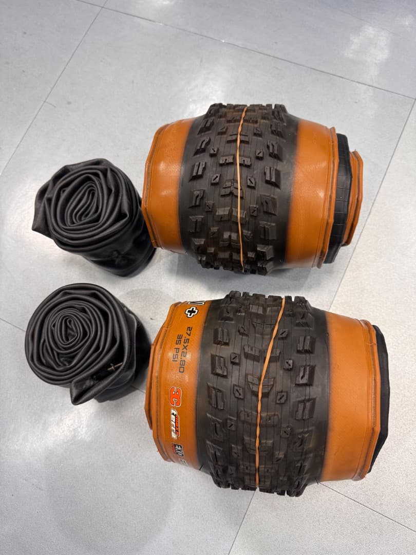 完成車取り外し未使用品　MAXXIS Rekon＋ 27.5×2.80 2本