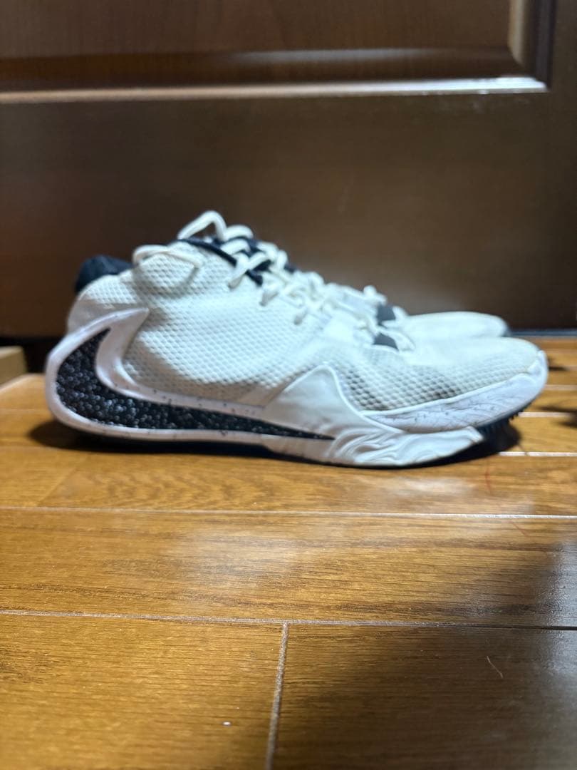 フリーク1 バスケットシューズ