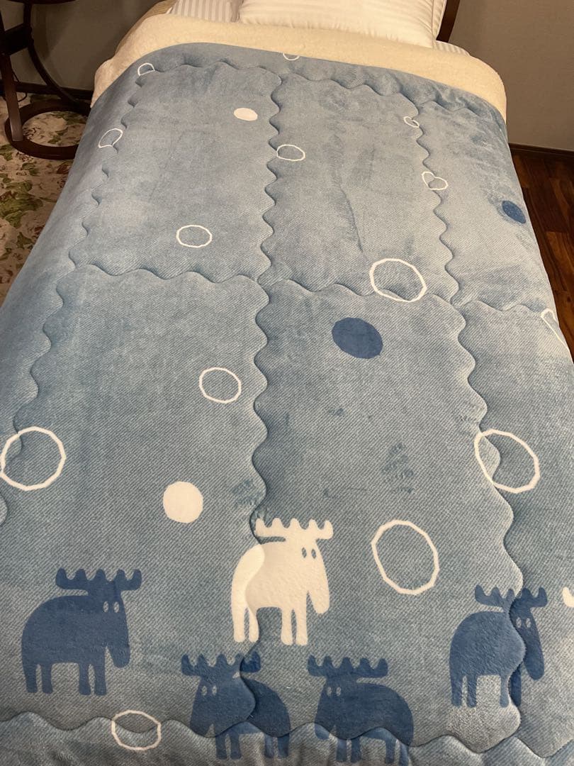 moz シングルあったか掛け布団 150cm x 200cm トナカイデザイン