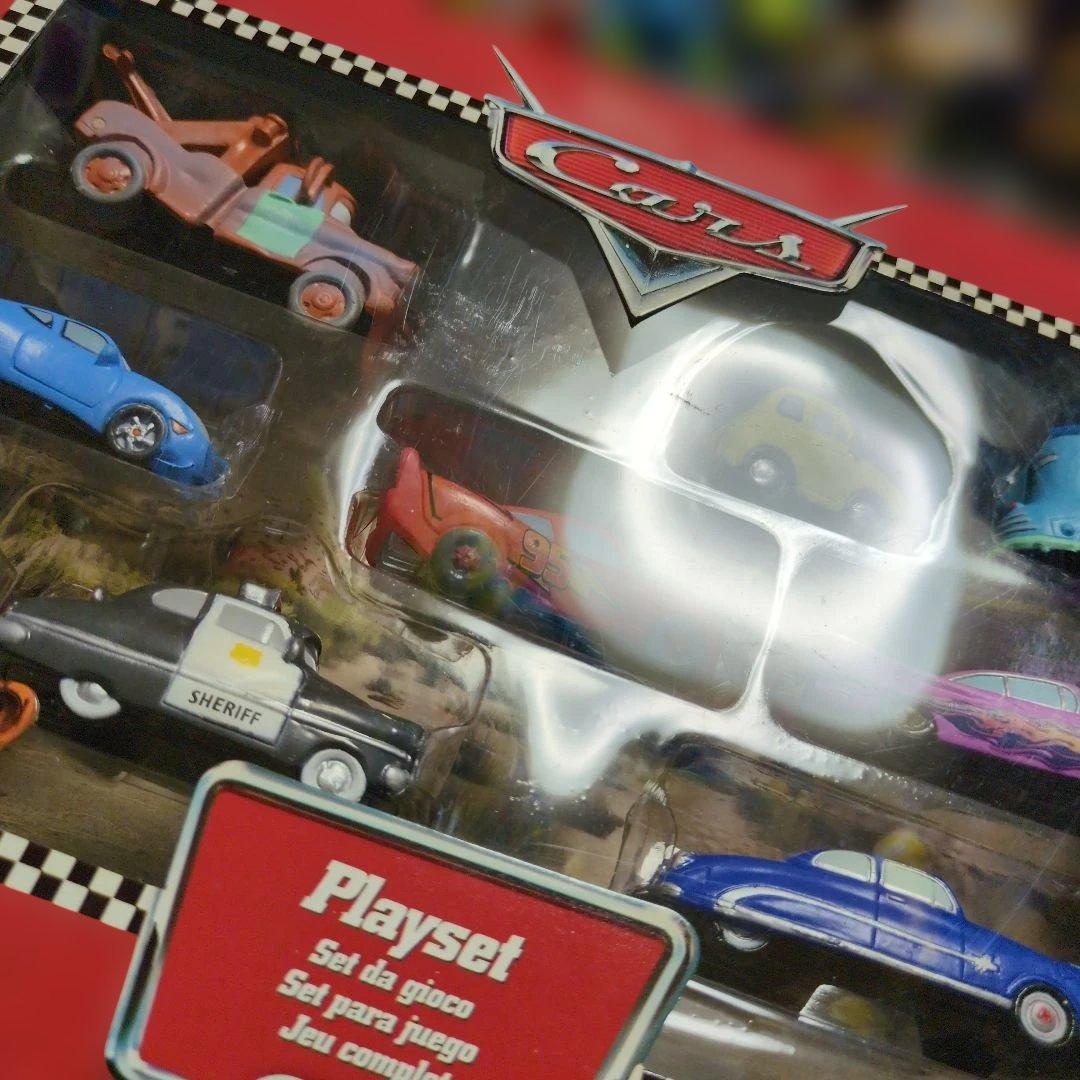 ディズニーストア カーズ プレイセット 箱入り
