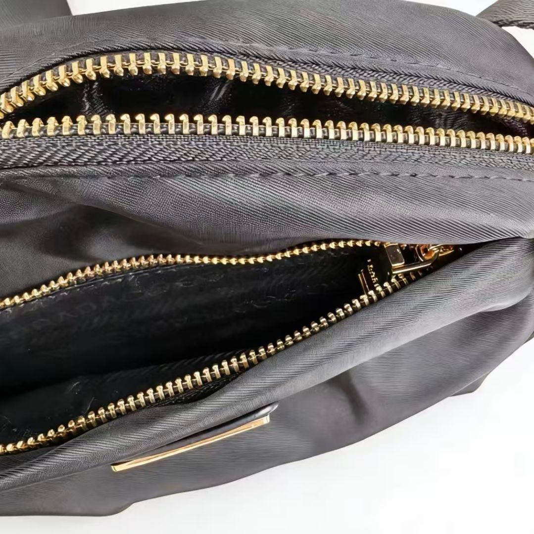 PRADA ノベルティ ブラック ショルダーバック ナイロン p2r