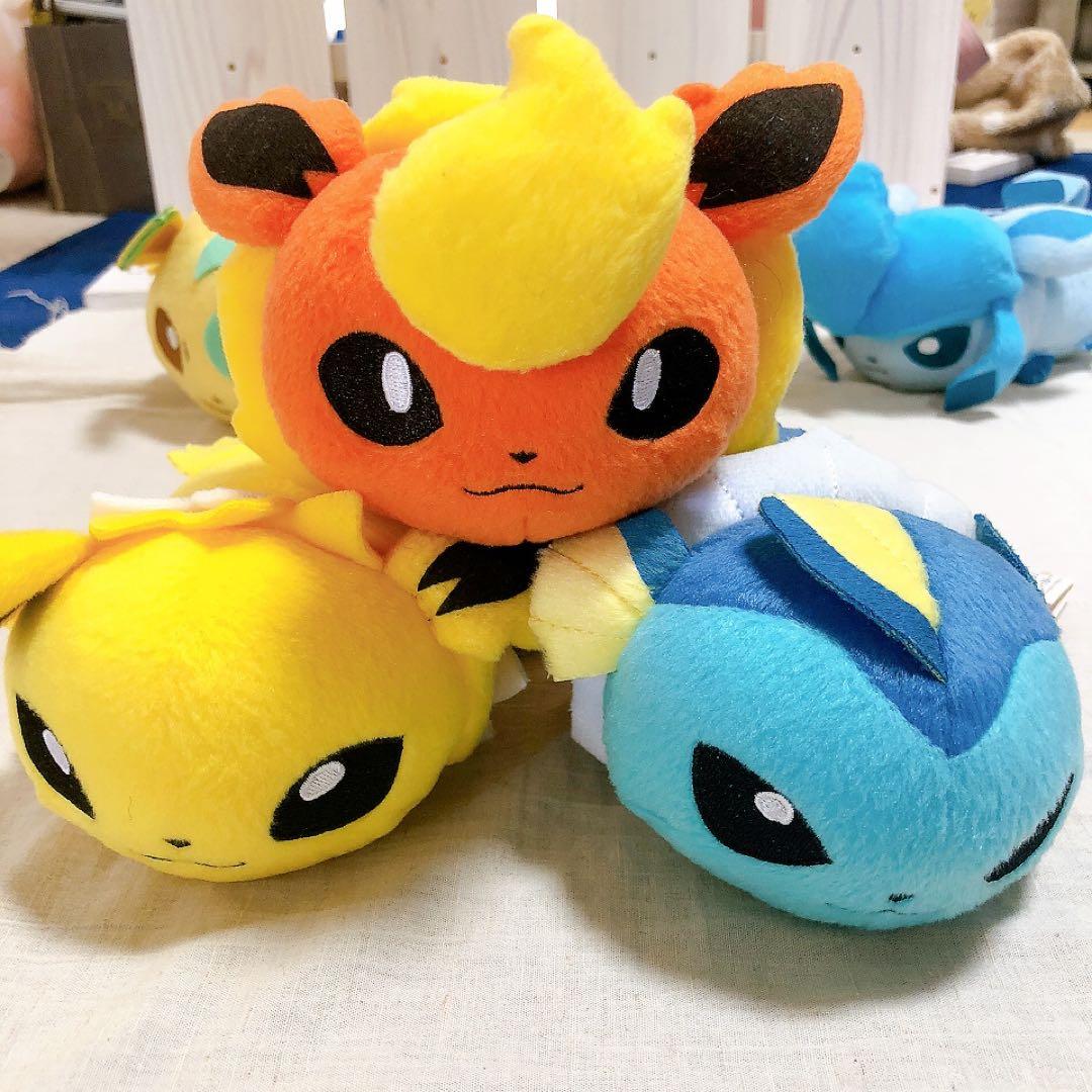 ポケモン　ブイズ　ころりん　フレンズ　ぬいぐるみ　寝そべり　ゲーセン